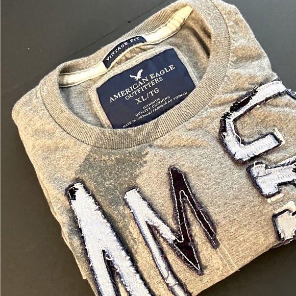 American Eagle Men’s Vintage Crew Neck Gray Graphic Thermal Sweater. - Picture 3 of 12